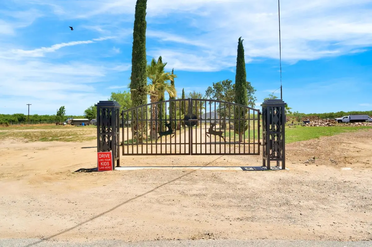 18537 Road 17, Madera, CA 93638 - #1