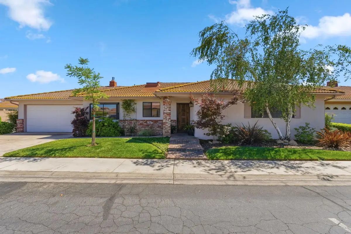 867 E Frederick Avenue, Fresno, CA 93720 - #1