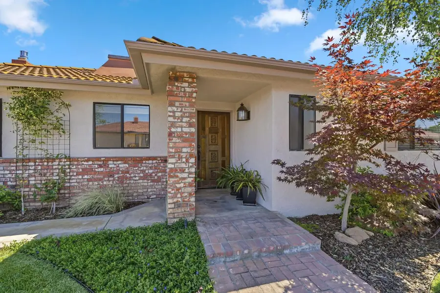 867 E Frederick Avenue, Fresno, CA 93720 - #3