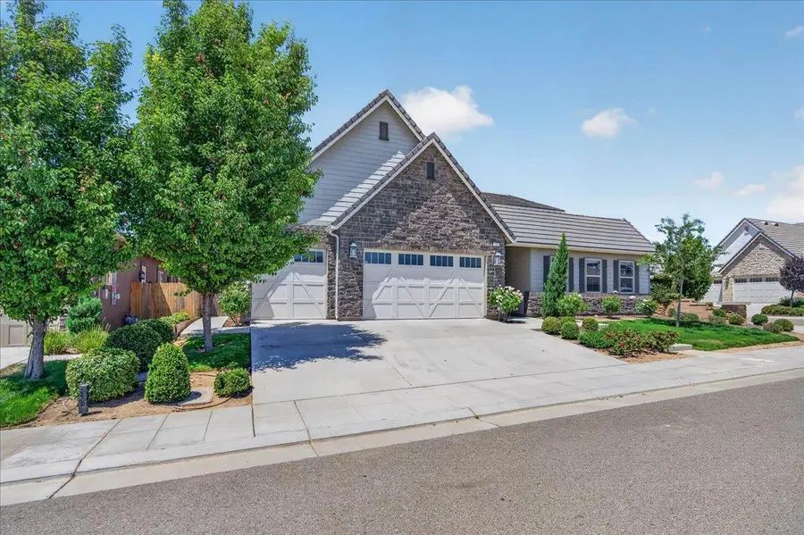 338 Boulder Drive S, Madera, CA 93636 - #2