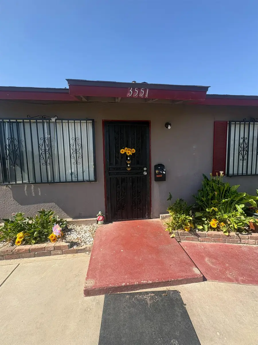 3555 E Mckinley Avenue, Fresno, CA 93703 - #2
