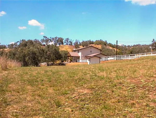 32860 George Smith Road, Yokuts Valley, CA 93675