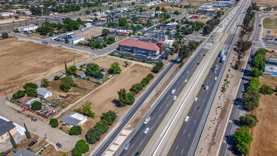 312 W Tuolumne Street, Fowler, CA 93625 - #2