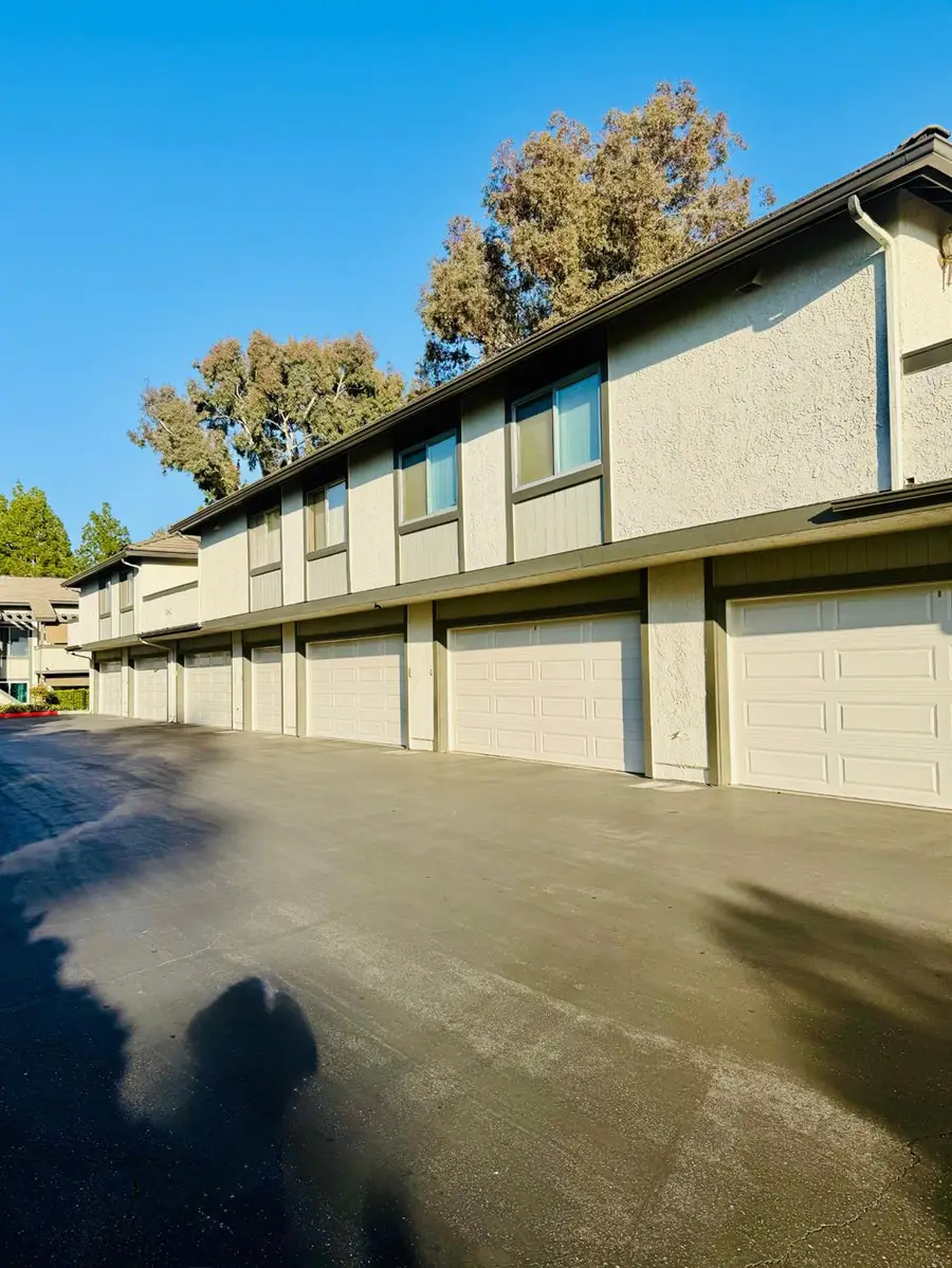 1340 E Hillcrest #10, Thousand Oaks, CA 91362 - #3