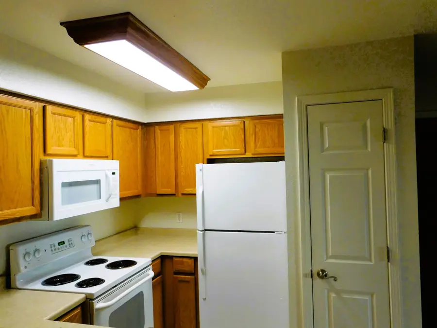 2881 Huntington Blvd #93721, Fresno, CA 93721 - #3