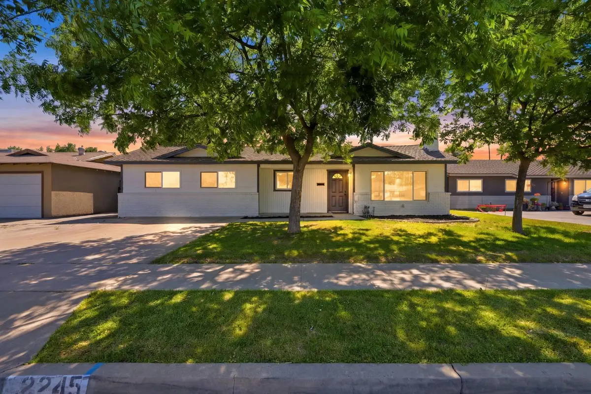 2245 E Lemmon Way, Hanford, CA 93230 - #1