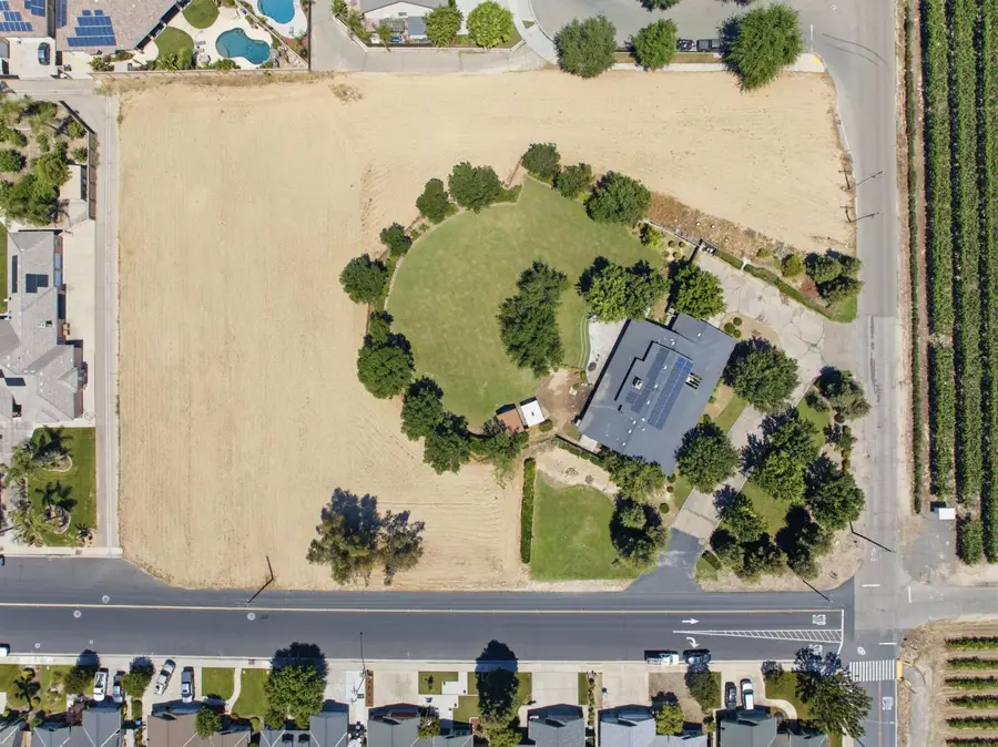 13935 S Madsen Avenue, Kingsburg, CA 93631 - #3