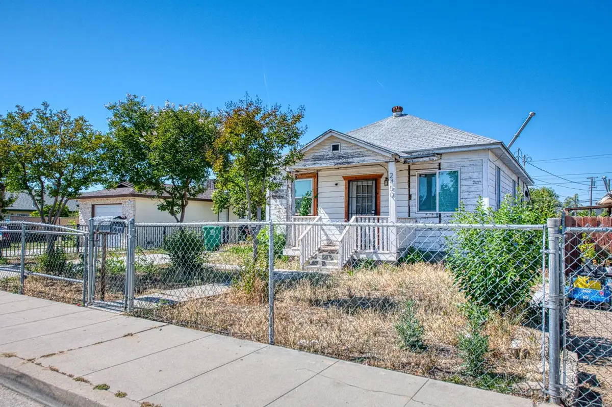 2450 Knowles Street, Selma, CA 93662 - #1