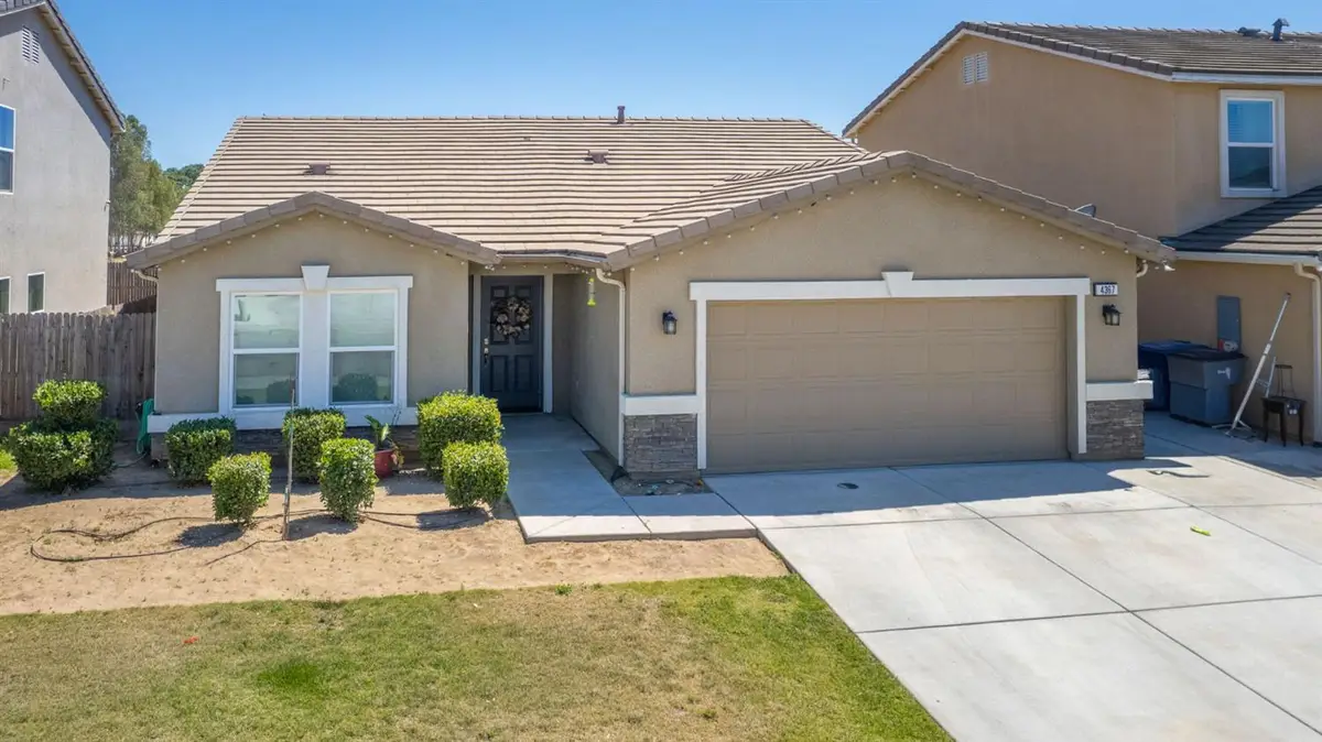 4367 W Saginaw Way, Fresno, CA 93722 - #1