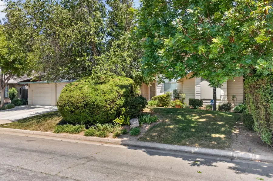 7188 N Geraldine Avenue, Fresno, CA 93711 - #2