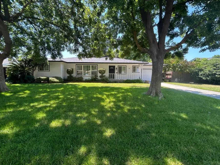 1410 Winter Street, Kingsburg, CA 93631 - #2