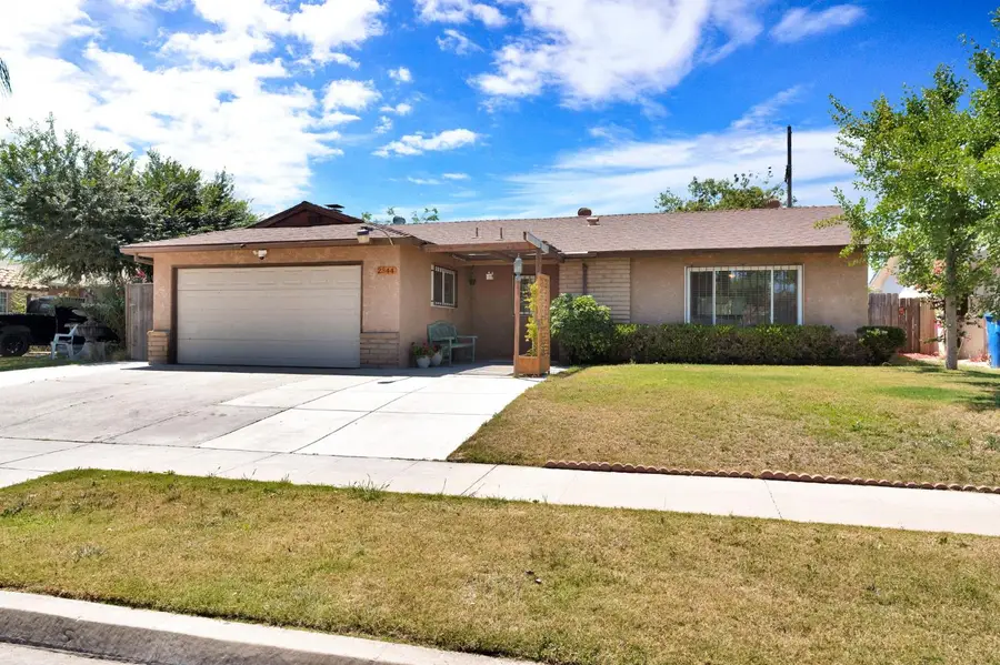 2344 S Backer Avenue, Fresno, CA 93725 - #2