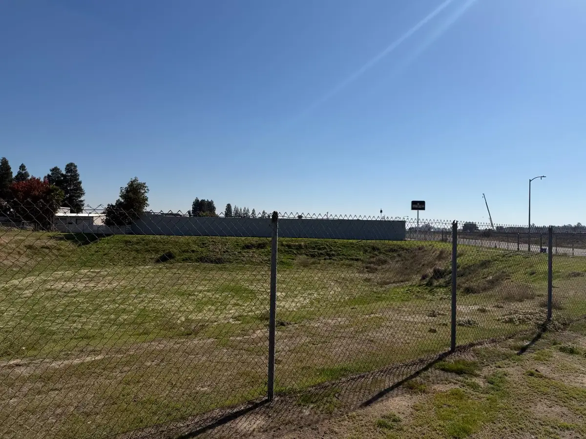 1 Cornelia, Fresno, CA 93722 - #1