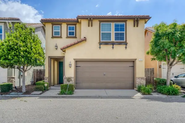 1525 N Piccadilly Lane, Clovis, CA 93619
