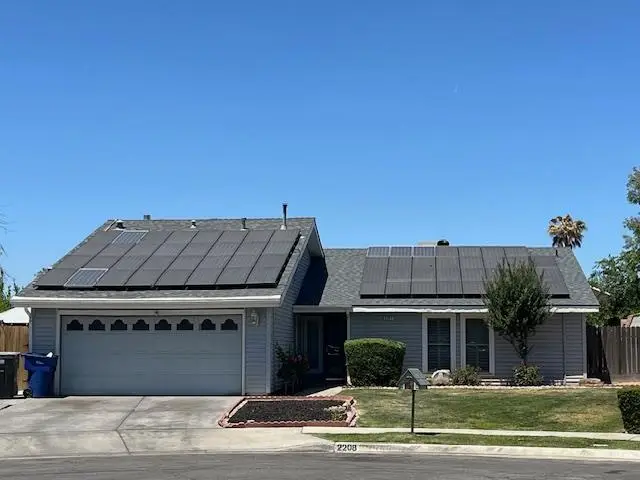 2208 S Garden Avenue, Fresno, CA 93725 - #1