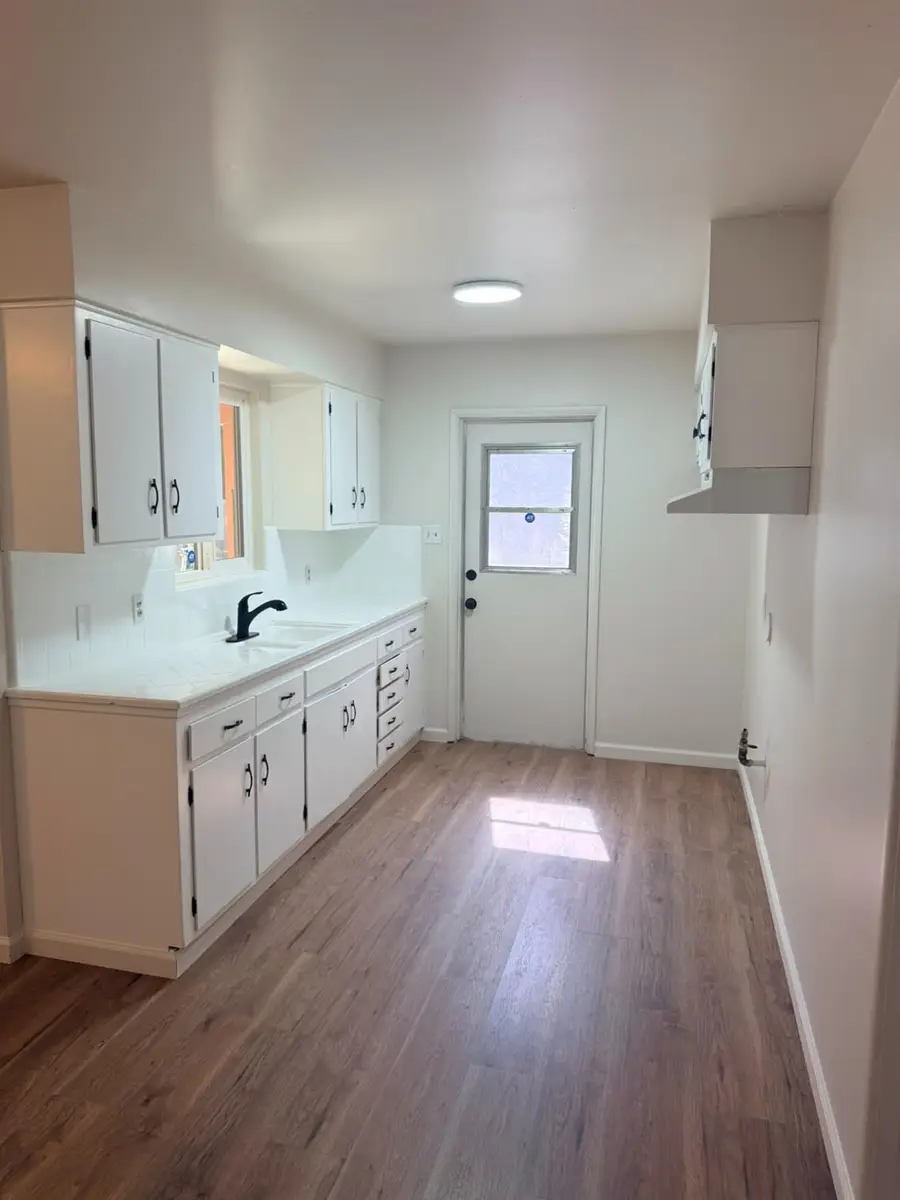 1604 S Sierra Vista Avenue, Fresno, CA 93702 - #3