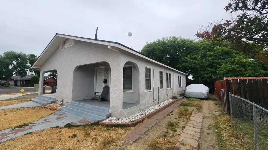 450 N 6th Street, Coalinga, CA 93210 - #3