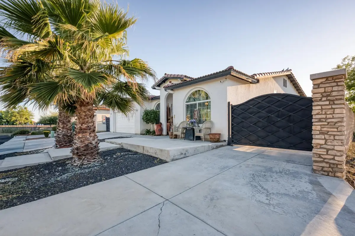 1208 Monterey Avenue, Madera, CA 93637 - #1