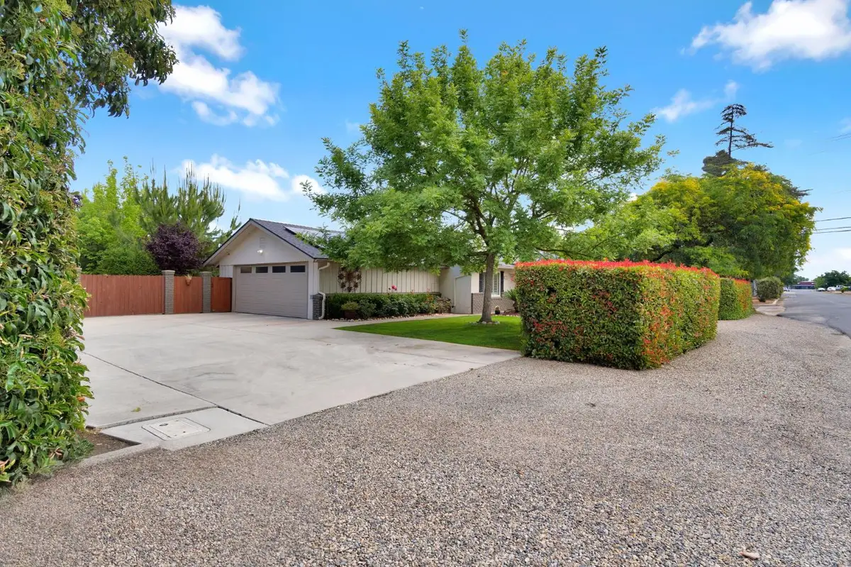 1337 E Rialto Avenue, Fresno, CA 93704 - #1