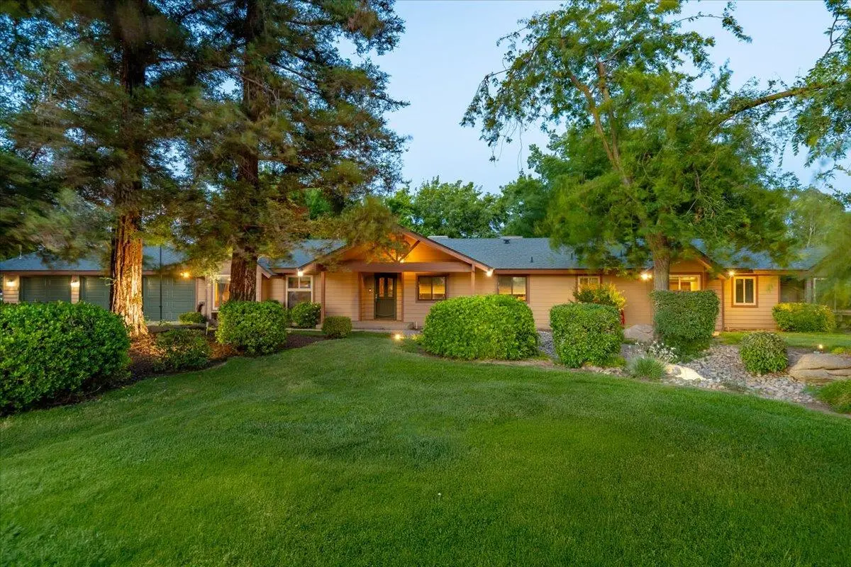 1185 N Locan Avenue, Clovis, CA 93619 - #1