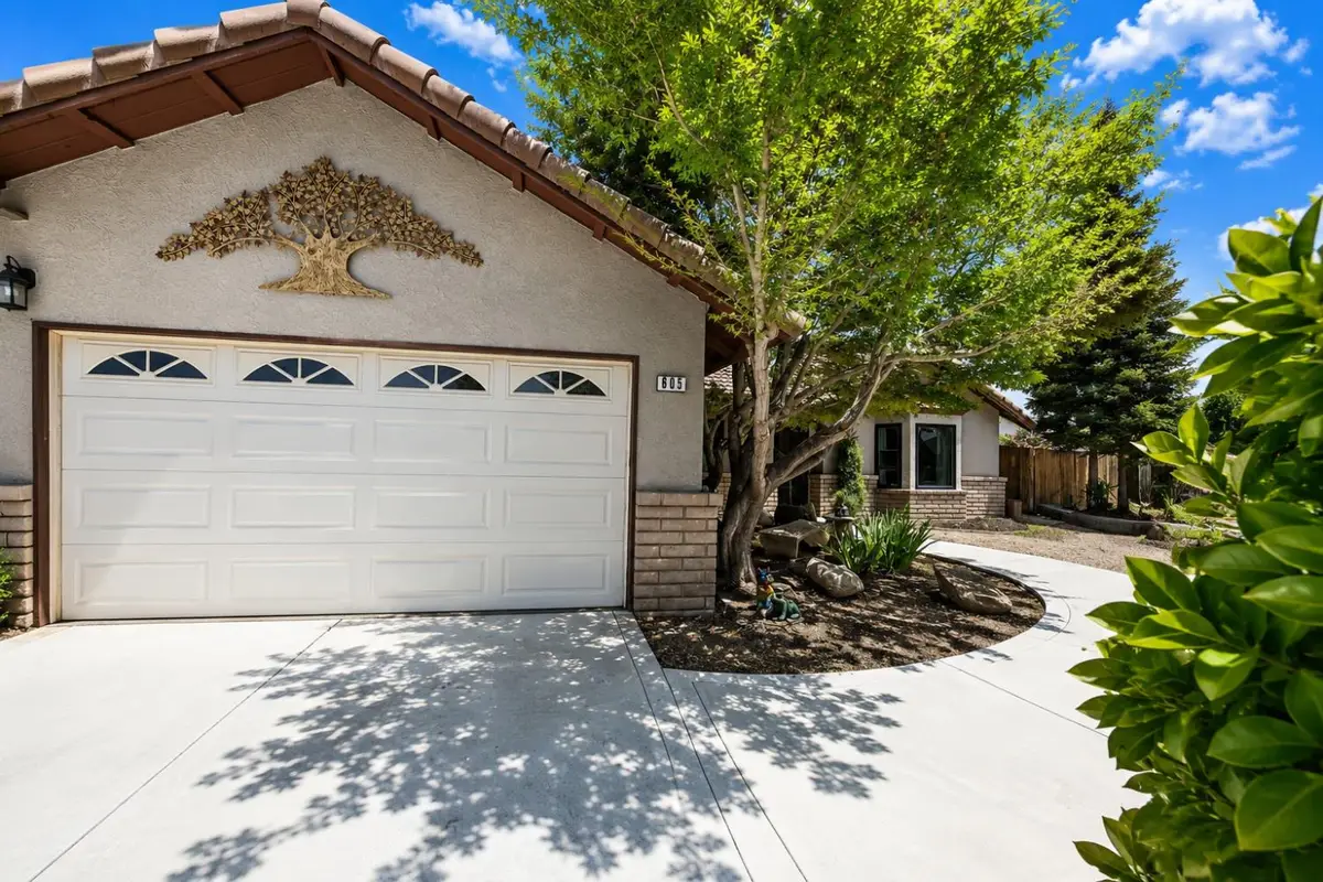605 W Polson Avenue, Clovis, CA 93612 - #1