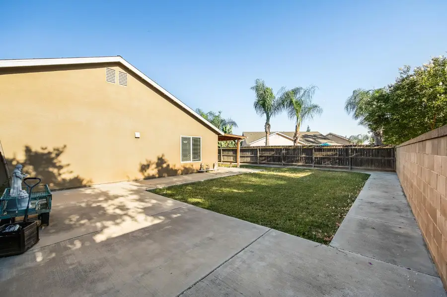 6503 E Dayton Avenue, Fresno, CA 93727 - #3