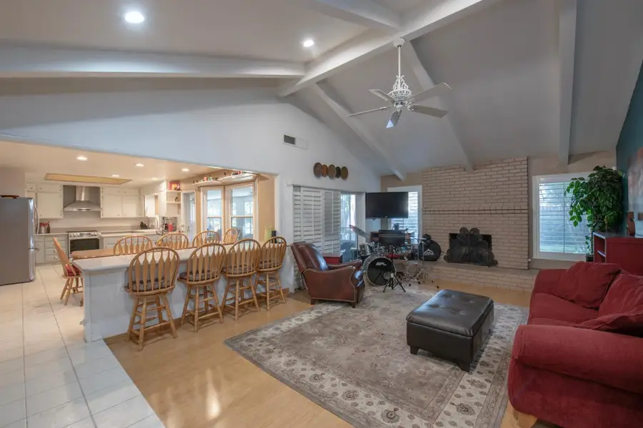 1510 E Goshen Avenue, Fresno, CA 93720 - #3