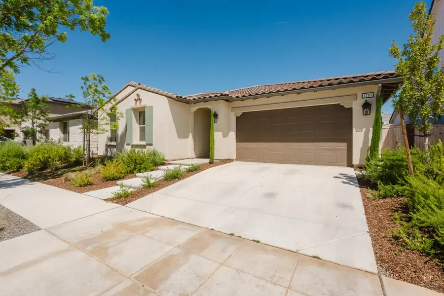 4285 Monarch Place, Madera, CA 93636 - #2
