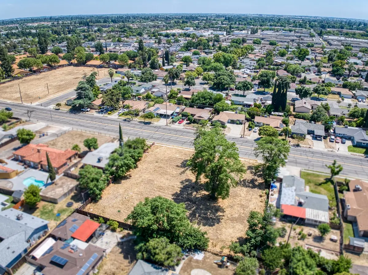 4921 E Tulare Street, Fresno, CA 93727 - #1