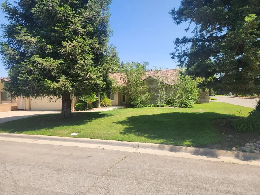6502 N Delbert Avenue, Fresno, CA 93722 - #2