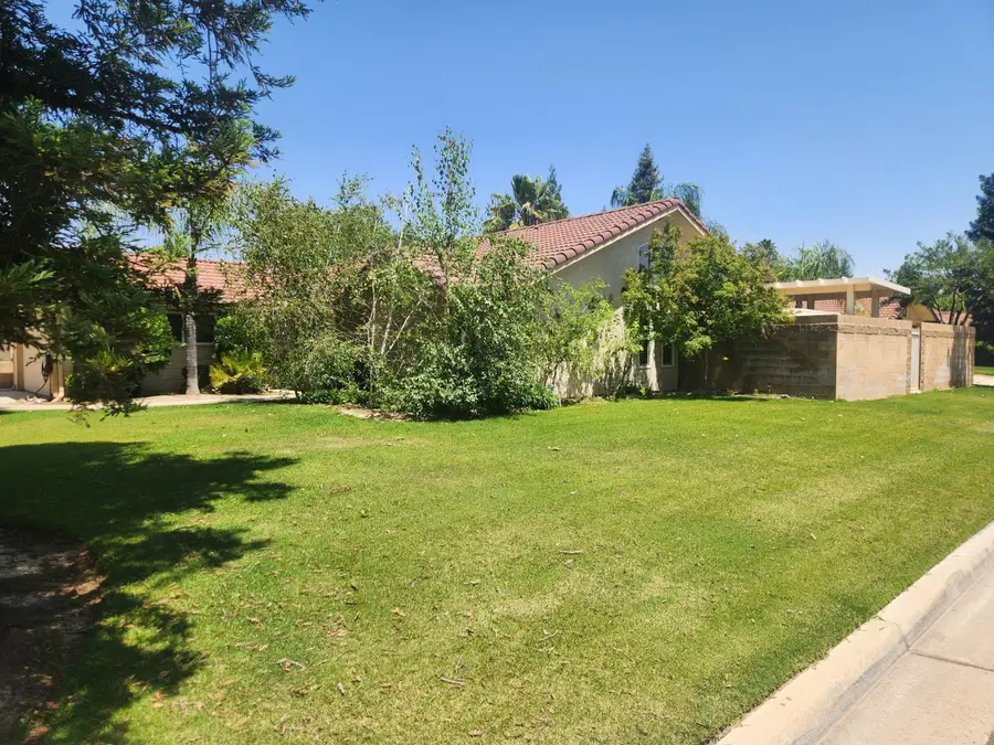 6502 N Delbert Avenue, Fresno, CA 93722 - #3