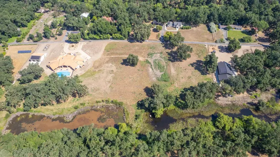 1185 S Riverbend, Sanger, CA 93657 - #3