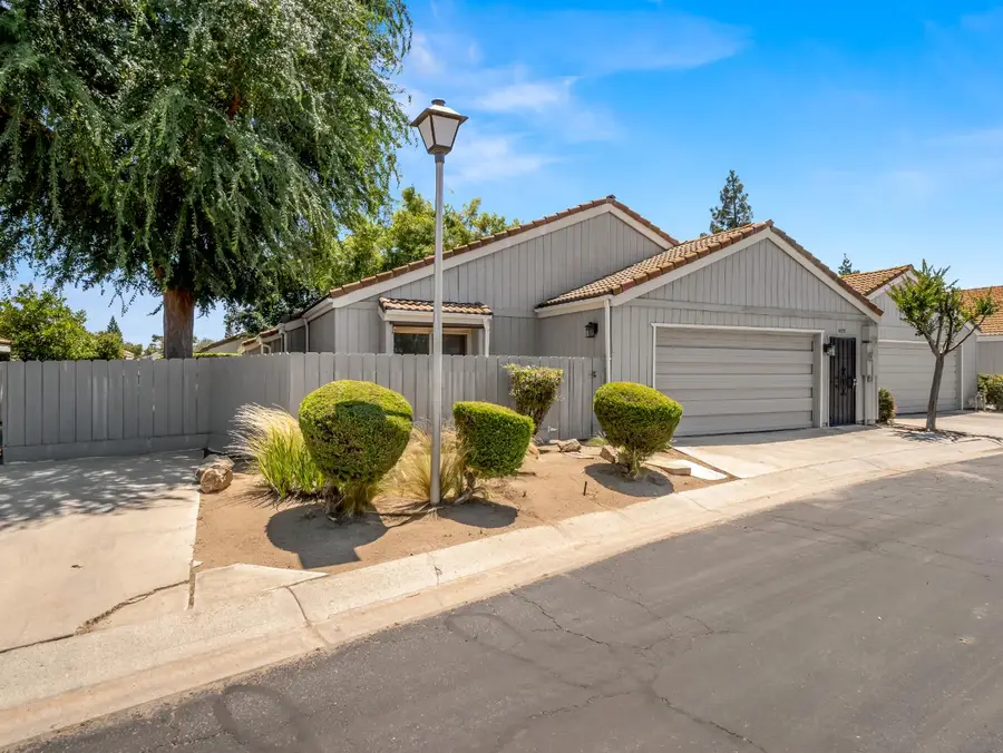 1872 Cougar Lane, Clovis, CA 93611 - #2