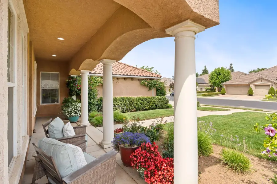 1812 N Graybark Avenue, Clovis, CA 93619 - #3