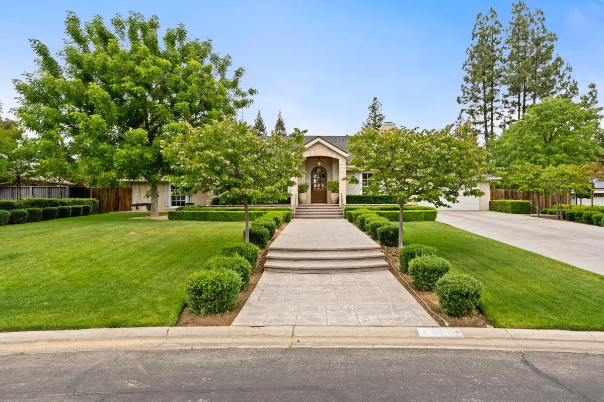 7550 N Spy Glass Avenue, Fresno, CA 93711 - #1