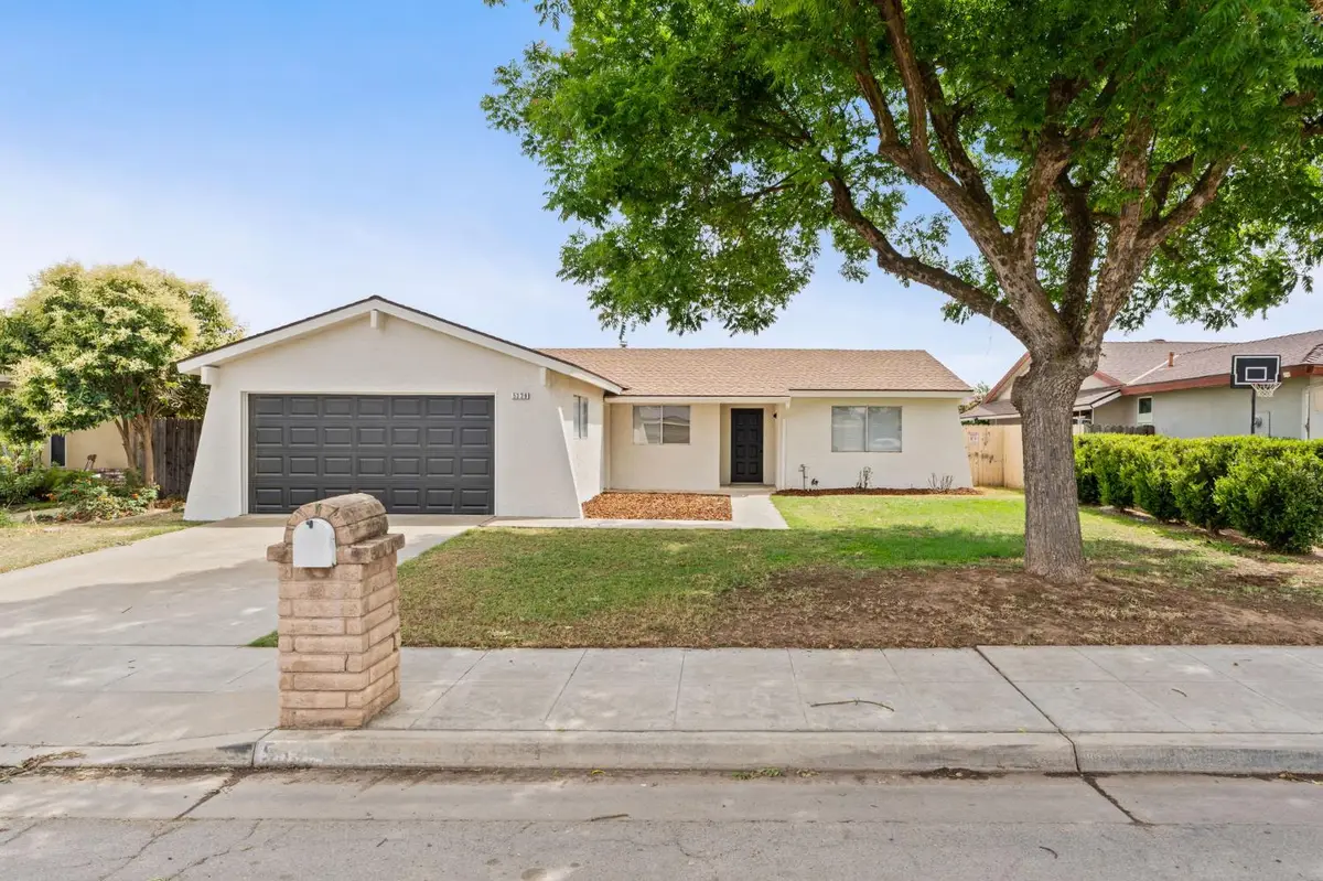 5339 W Swift Avenue, Fresno, CA 93722 - #1