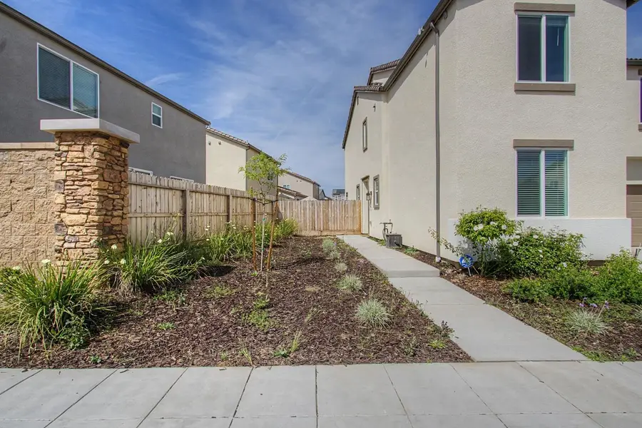 1183 Ponderosa Way W, Madera, CA 93636 - #3