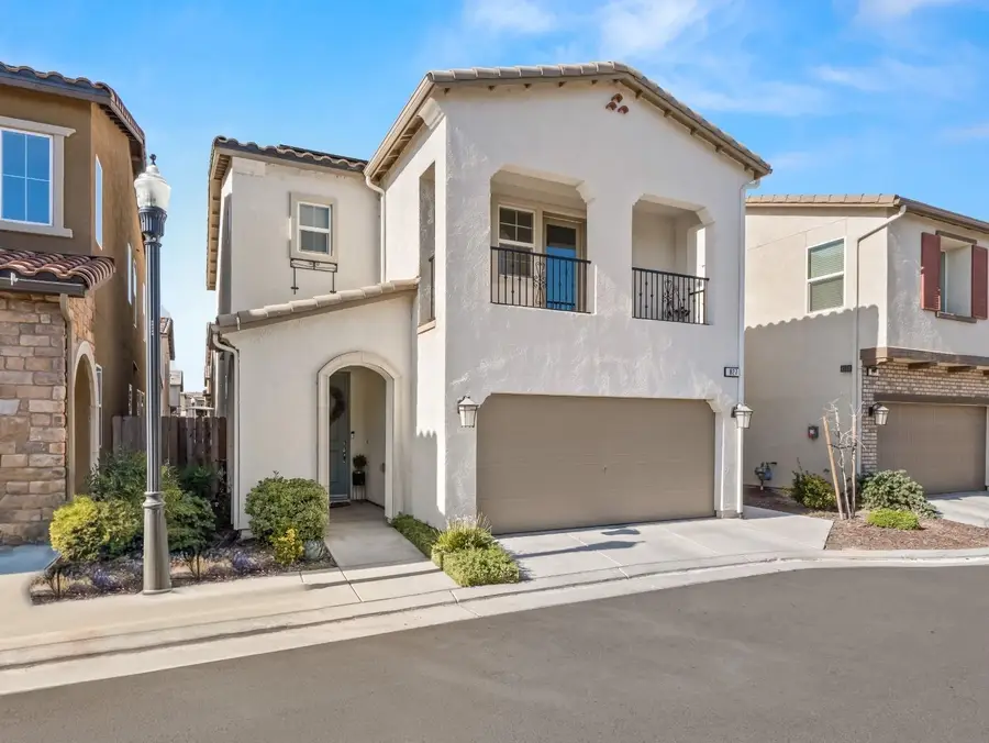 827 Fir Street W, Madera, CA 93636 - #2