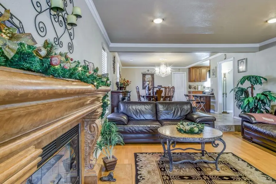 3617 E Fairmont Avenue, Fresno, CA 93726 - #2