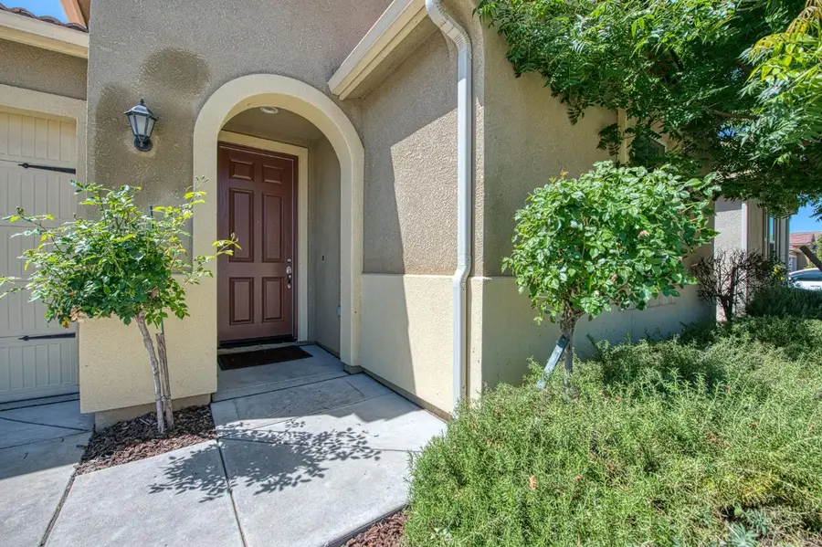 3870 Joaquin Avenue, Clovis, CA 93619 - #2
