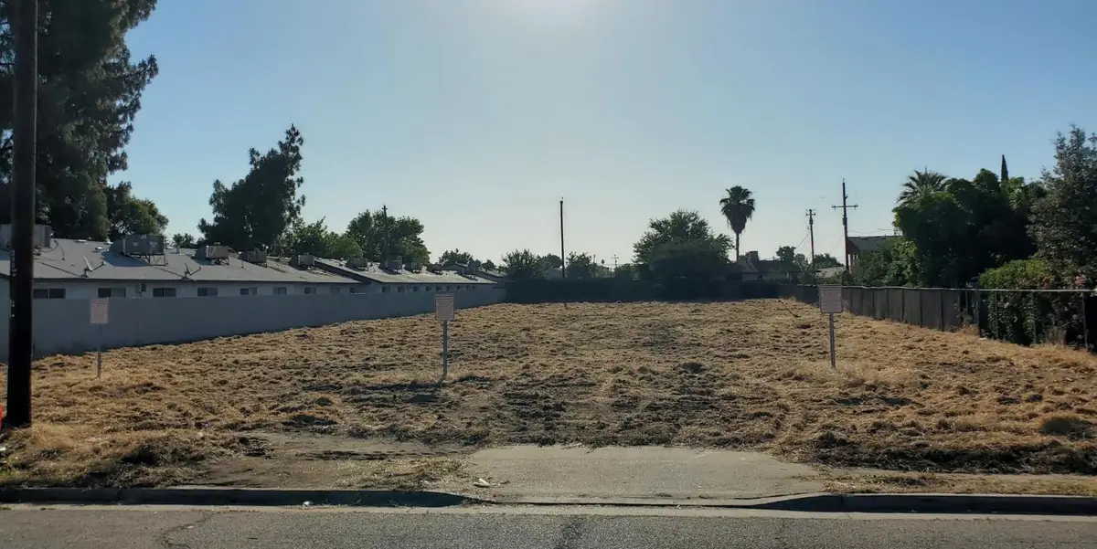 1298 N Millbrook Avenue, Fresno, CA 93703 - #1