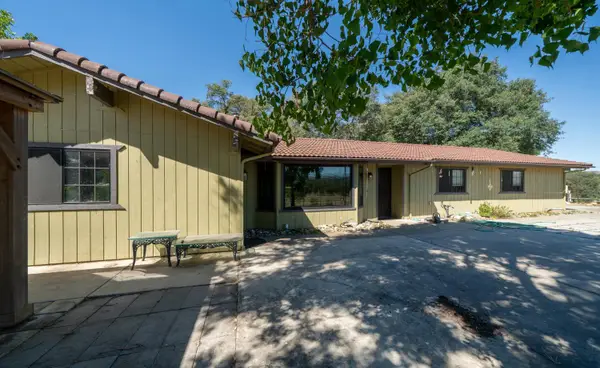 27386 Twin Ponds Road, Clovis, CA 93619
