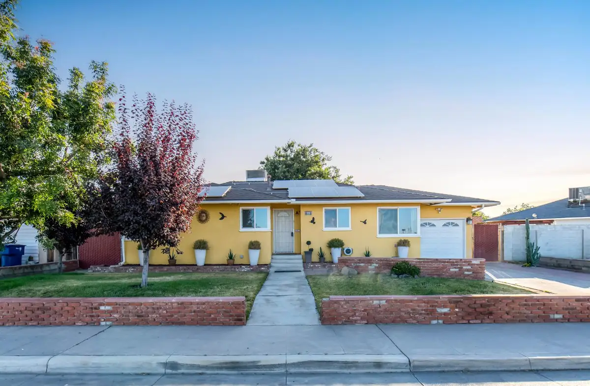 1918 N Weber Avenue, Fresno, CA 93705 - #1