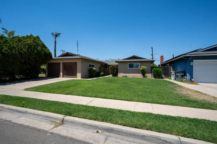 4527 N Chestnut Avenue, Fresno, CA 93726 - #2