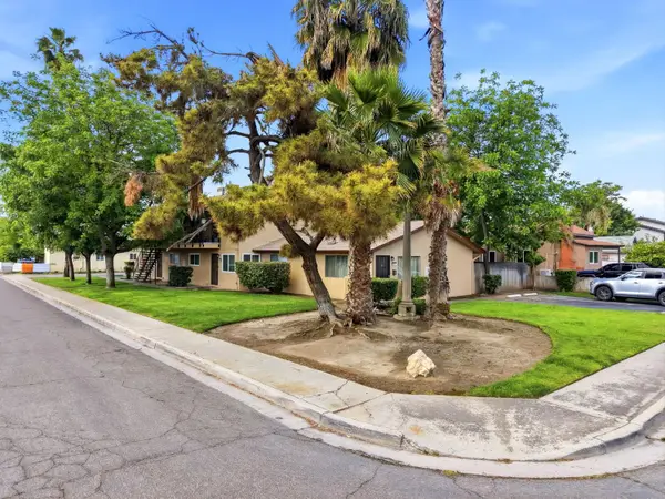 551 E 11th Street, Hanford, CA 93230