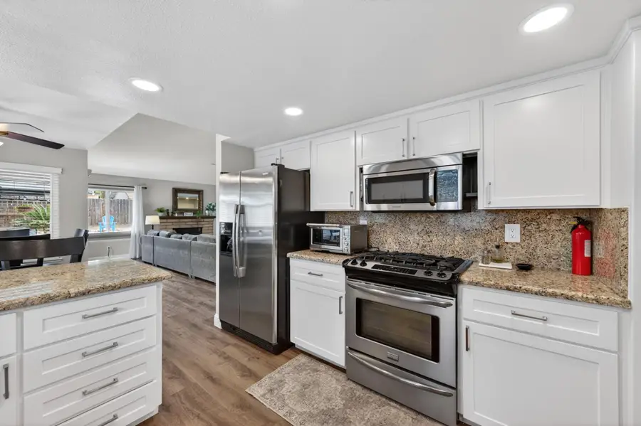 997 Pistachio Avenue, Clovis, CA 93611 - #3