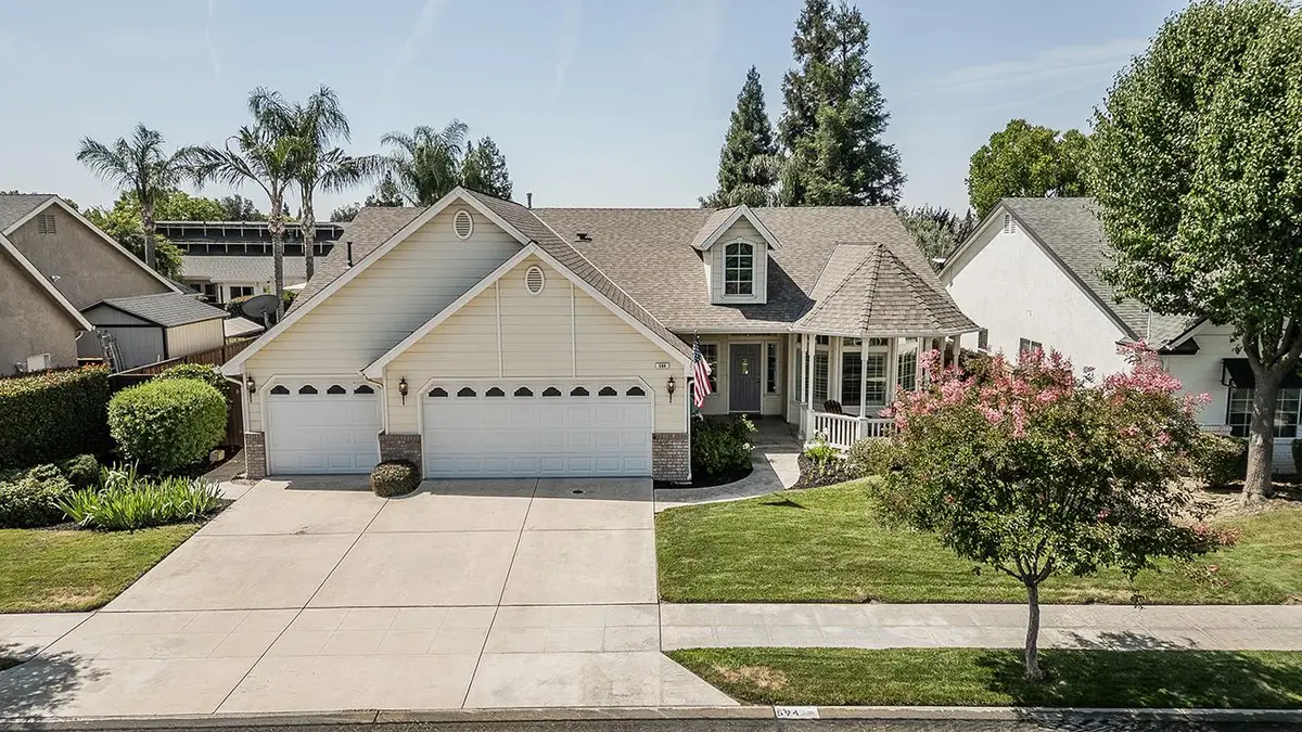 594 Loyola Avenue, Clovis, CA 93619 - #1