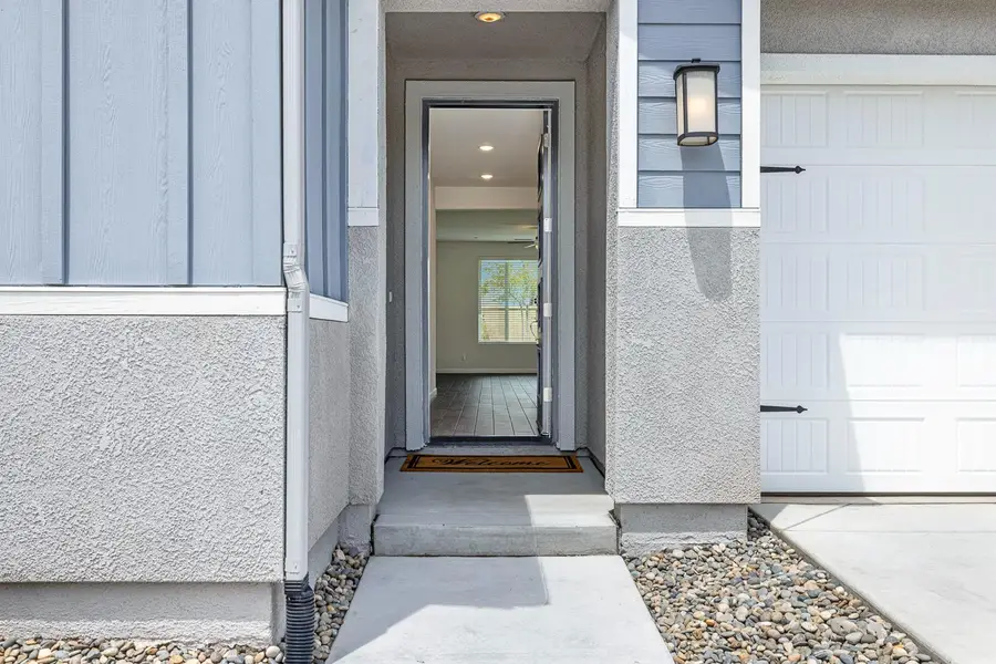 6538 E Lamona Avenue, Fresno, CA 93727 - #2