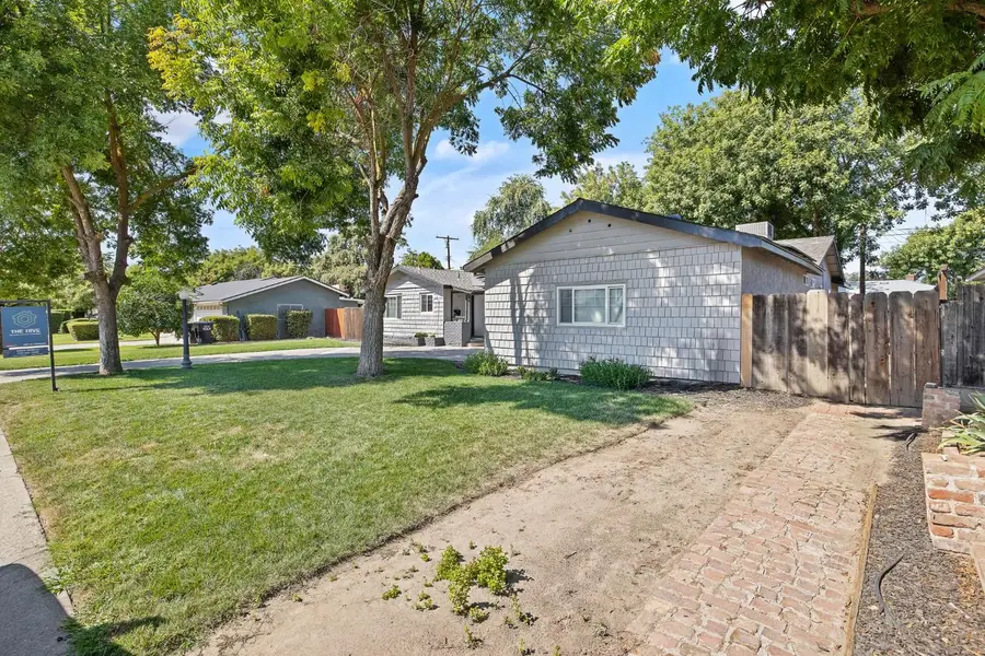 2424 W Fairview Court, Visalia, CA 93277 - #3