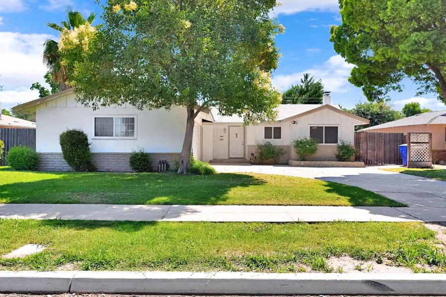 4656 N 5th Street, Fresno, CA 93726 - #2